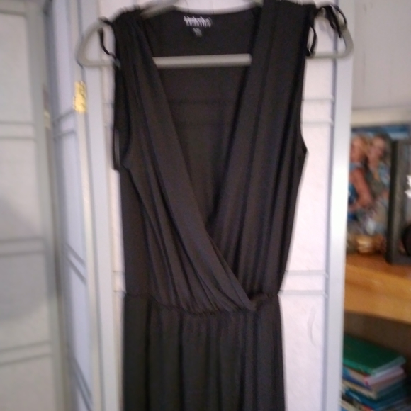 Terrific jumpsuit pleated bottom - Picture 3 of 4
